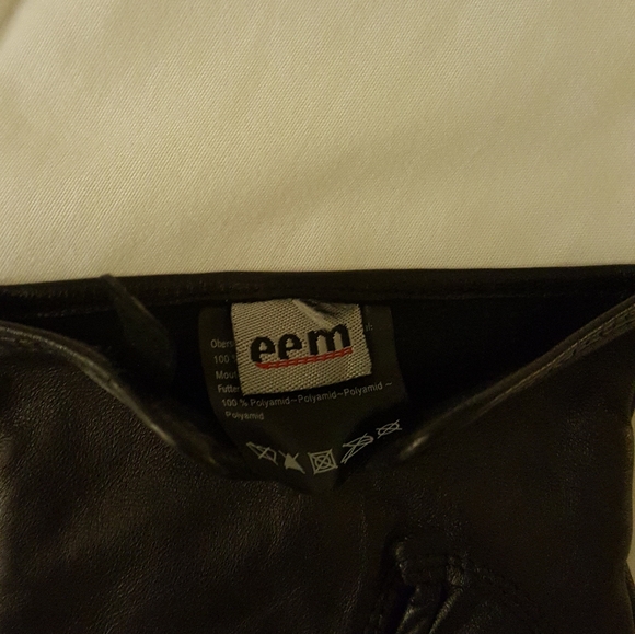 Black Leather Gloves...butter soft. - Picture 2 of 2